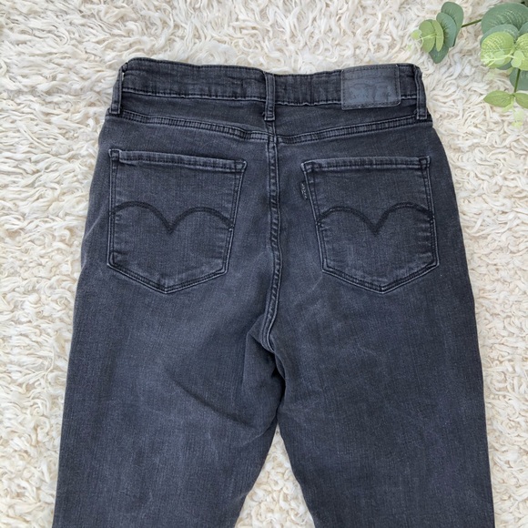 SOLD Levi’s 721 high rise faded black skinny jeans - Picture 6 of 7